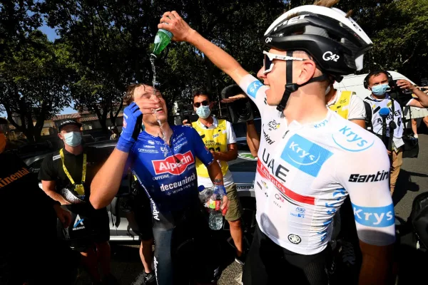 Tadej Pogacar y Jasper Philipsen en el Tour de France 2022