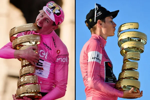 Tadej Pogacar (UAE) y Jonas Vinegaard (Visma - Lease a Bike) con sus trofeos en laes ediciones 2024 y 2026 del Giro d´Italia
