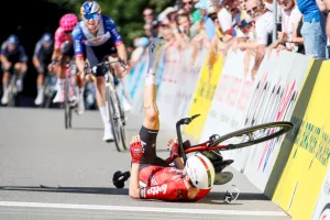 ¡De locos! Liam Slock gana el GP Gippingen ante Vlasov y Carapaz arrastrándose a través de meta