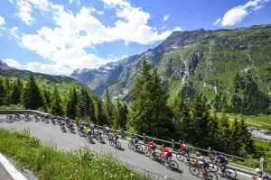 Guía de TV: Canales y horarios para ver en vivo el Tour de Suiza 2026 en Latinoamérica y España