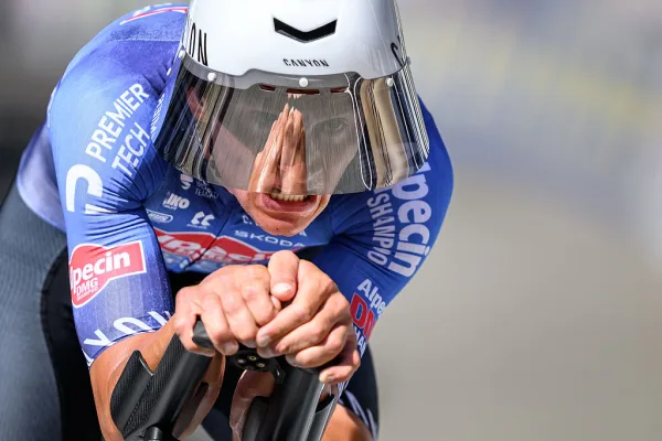 Mathieu van der Poel (Alpecin Premier Tech) en la contrarreloj de la etapa 4 del Tour de Suiza 2026