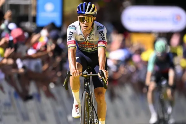 Remco Evenepoel (Red Bull) en la etapa 10 del Tour de France 2026