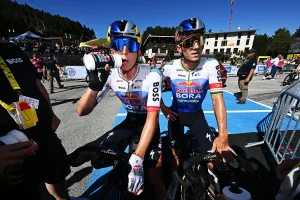 Red Bull intenta control de daños tras el conflicto entre Remco y Lipowitz: “Se sentaron a cenar y rieron”