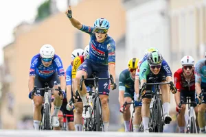 Los velocistas rechazan en masa a La Vuelta: “A la organización ya no le gustan los sprints”