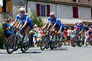 “No tiene sentido”: Movistar rompe el silencio y destroza las caóticas tácticas del UAE en el Tour