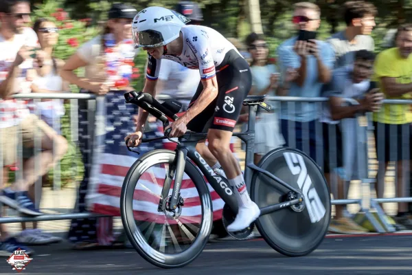 Pogacar en su bici de contrarreloj