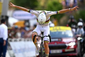 Diferencias entre favoritos del Tour: UAE puso punto final a la carrera y se abre la disputa por el podio