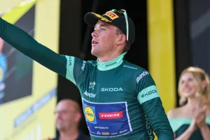 “Habríamos tenido que usar a Ayuso y Skjelmose”: Pedersen revela el dilema táctica que le costó la etapa 9 a Lidl Trek