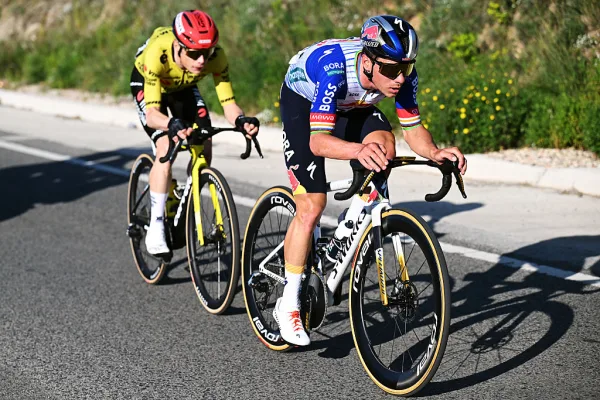 Remco Evenepoel (Red Bull) y Jonas Vingegaard (Visma) en la Volta a Catalunya 2026