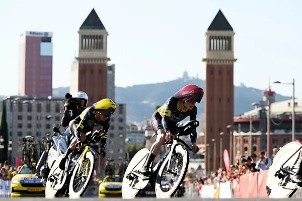 Visma-Lease a Bike en la contrarreloj por equipos de la etapa 1 del Tour de France 2026