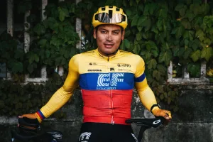 Un ganador de etapa en el Giro d’Italia y referente latinoamericano regresa a Europa
