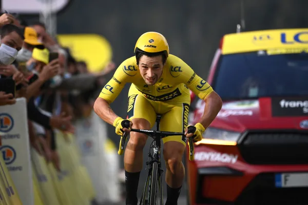 Primoz Roglic (Jumbo Visma) en la contrarreloj de la etapa 20 del Tour de France 2020