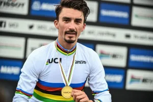 Julian Alaphilippe se retira de forma inmediata del ciclismo profesional