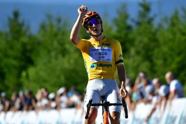 Andrew August (Netcompany INEOS) gana la tercera etapa del Tour de la República Checa