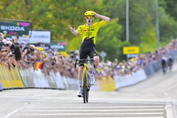 Louis Barré (Visma - Lease a Bike) gana la etapa 1 del Tour de Alemania 2026