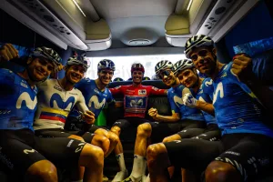 Enric Mas descansa como líder de La Vuelta y señala al rival que más teme: “Por su historial, me preocupa Roglic”