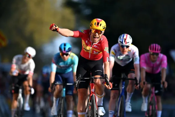 Magnus Cort (Uno-X) al ganar etapa en la Volta a Catalunya 2026
