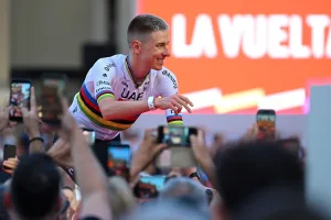 Las cuotas para la Vuelta a España 2026: Pogacar no da margen y Enric Mas da la sorpresa