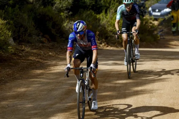 Primoz Roglic (Red Bull) y Felix Gall (Decathlon) en la etapa 6 de La Vuelta a España