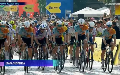 Los ciclistas de NSN, compañeros de equipo de Finlay Tarling, llegaron al frente en la meta, tras la suspensión de la etapa