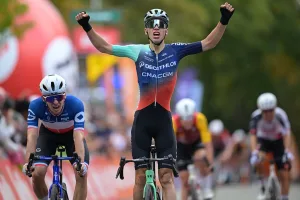 Aubin Sparfel: la nueva joya de Decathlon que venció a los favoritos en el GP de Valonia