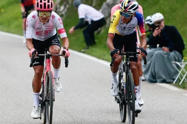 Egan Bernal y Richard Carapaz en el Giro d´Italia 2025