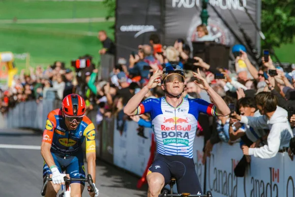 Remco Evenepoel (Red Bull) gana el Gran Premio de Quebec 2026