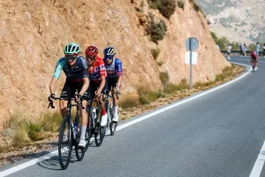 Gall admite que ahora mira más al podio de La Vuelta que a la malla roja