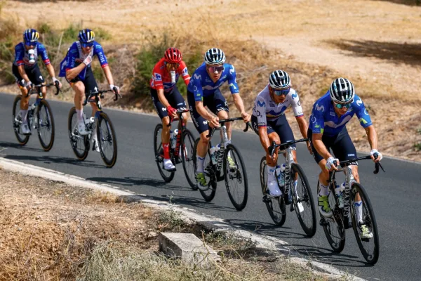 Enric Mas y Movistar en la etapa 14 de La Vuelta a España 2026