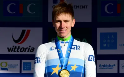 Tadej Pogacar (Eslovenia) al ganar el Campeonato Europeo en 2025