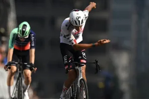 Del Toro vence a Seixas al sprint, y Remco se funde: Montreal y las primeras pistas del Mundial