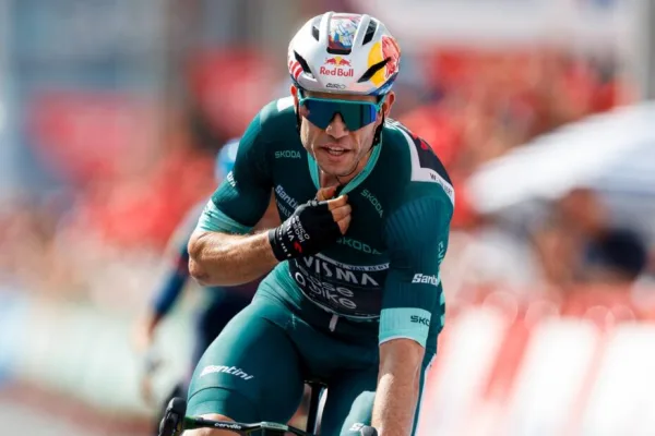 Wout van Aert gana la etapa 13 de La Vuelta a Esapña 2026