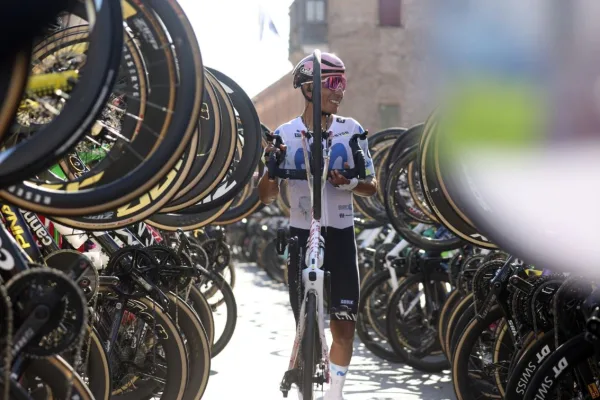 Nairo Quintana en su despedida como profesional en el Giro dell´Emilia 2026