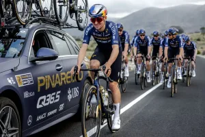 El megaproyecto de Pinarello Q36.5: diez fichajes confirmados y el bombazo de Giulio Ciccone al caer