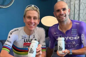 De correr junto a Roglic y Pogacar a dirigir a Evenepoel: el nuevo rol de Luka Mezgec
