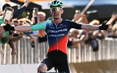 Paul Seixas (Decathlon CMA CGM) gana Il Lombardia 2026