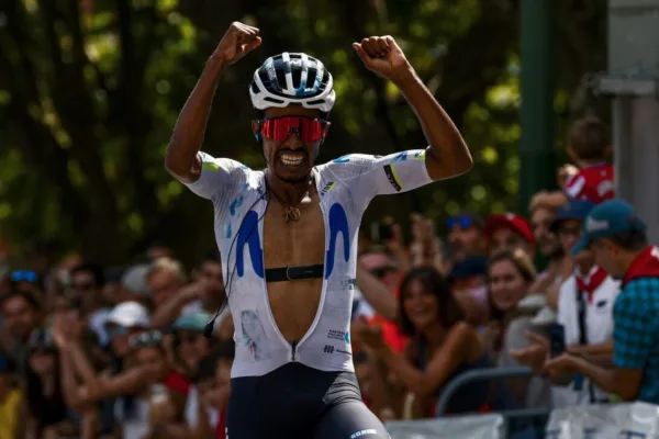 Natnael Tesfatsion (Movistar Team) en 2026